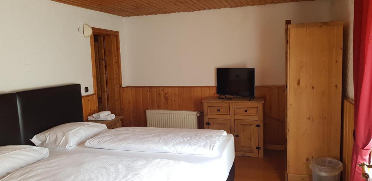 Hotel Altes Faehrhaus Duisburg Dış mekan fotoğraf